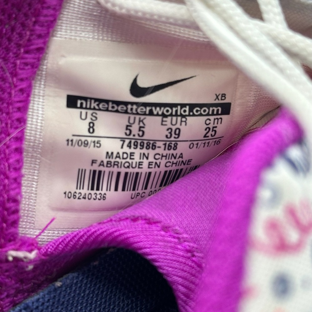 Nike 749986-168 Roshe Run‎ Womens Size 8 Purple Doodle Print Running Sneakers - Picture 2 of 10
